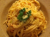 Špagety s uzeným lososem a pórkem recept