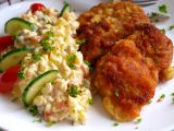 Bramborový salát a kuřecí řízek recept