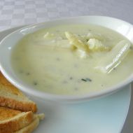 Jemná chřestová polévka se sýrem recept