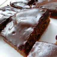 Brownies z červené řepy s čokoládovou polevou recept