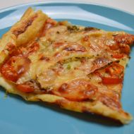 Rychlá pizza s rajčaty a sýrem recept