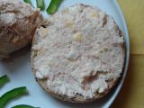 Česnekovo-sýrovo-salámová pomazánka recept