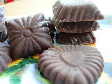 Domácí tmavá ořechová čokoláda