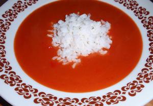 Jednoduchá rajská polévka s paprikou