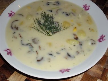 Bramborová polévka s houbami od babičky