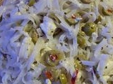 Olivový salát s rýžovými nudlemi recept