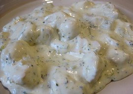 Gnocchi s kuřecími kousky a brokolicí ve smetanovo-sýrové omáčce ...