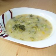 Polévka s brokolicí a pórkem recept