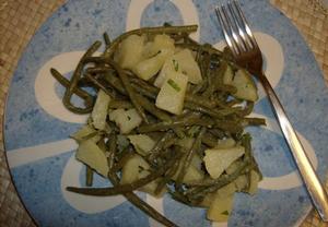 Salát z brambor a zelených fazolek