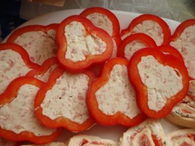 Papriky plněné tvarohovým krémem