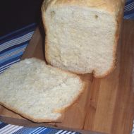Vaječný světlý chléb z domácí pekárny recept