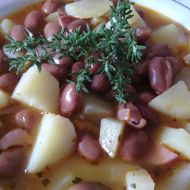 Rychlá fazolová polévka s bramborem recept