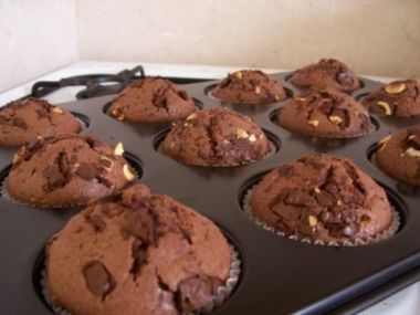 Čokoládové muffiny s kousky čokolády