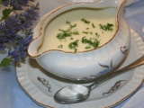 Tradiční francouzská polévka Vichyssoise recept