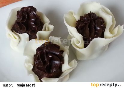Čokoládovo-marcipánové košíčky recept