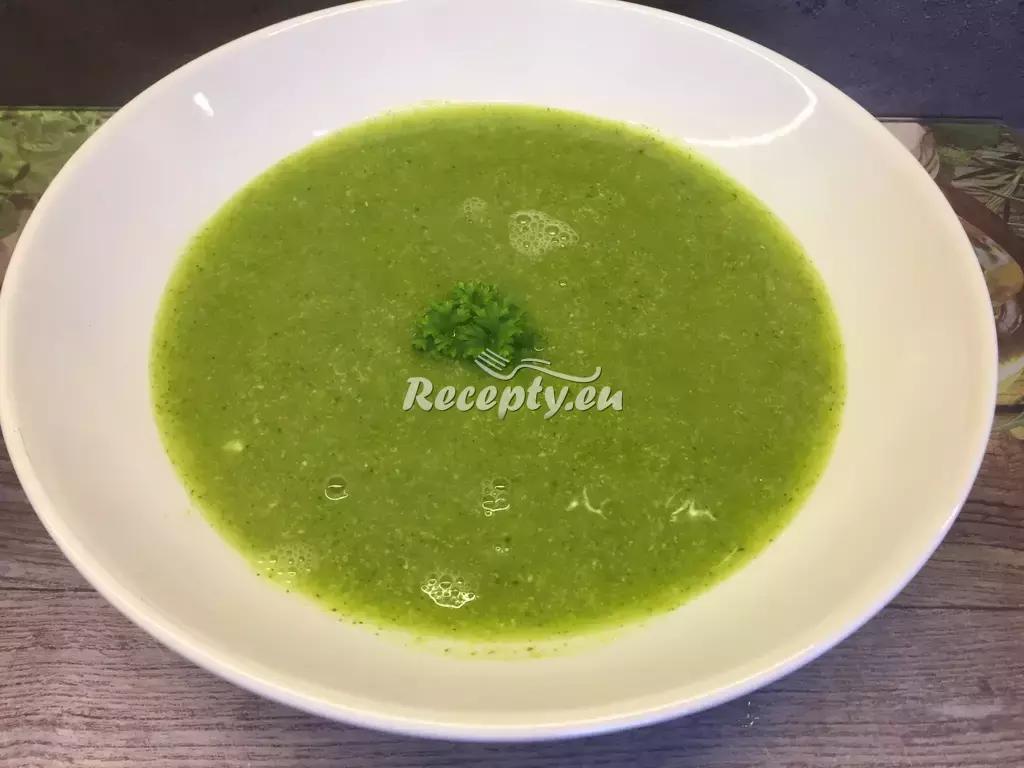 Jarní špenátová polévka recept  polévky