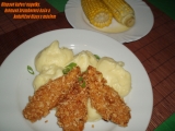 Smažené kuřecí řízečky v cornflakes s bramborovou kaší a kukuřicí ...