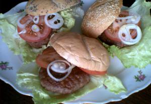Zahradní hamburgery  grilované
