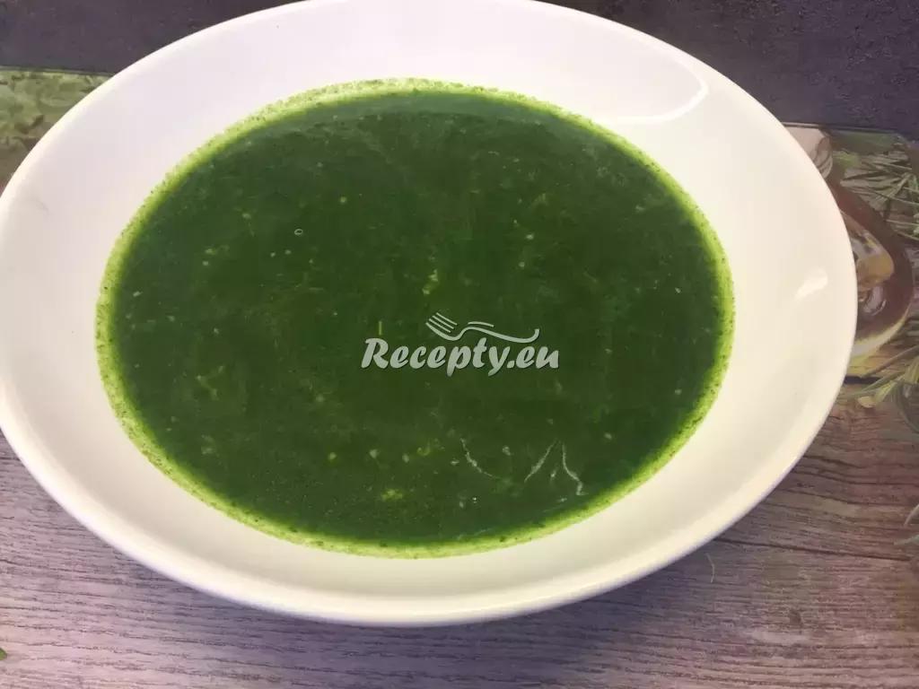 Zeleninová polévka se špenátem a mlékem recept  jídla pro ...
