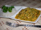 Indická kuchyně  jihoindické thakkali payaru curry (černooké fazolky)