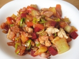 Teplý zeleninový salát s kuřecím masem recept