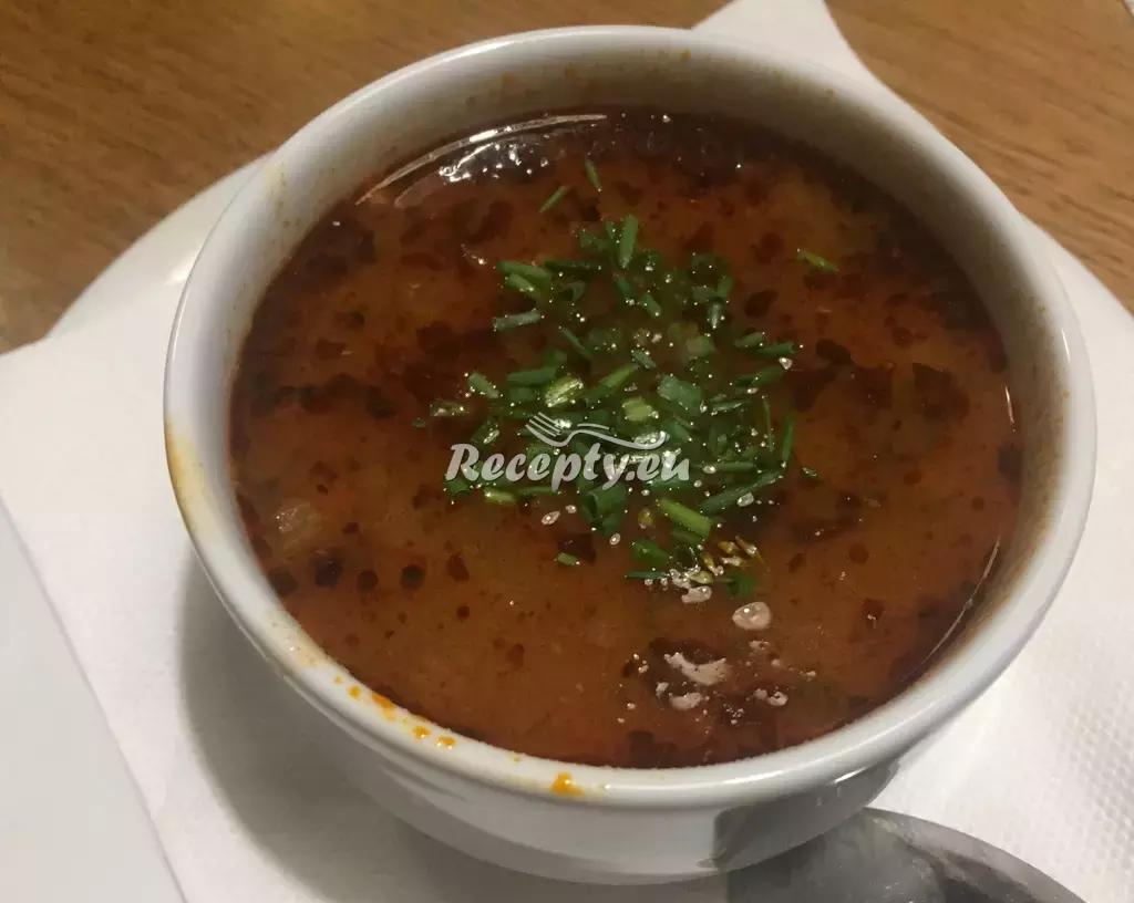 Selská gulášová polévka s fazolemi recept  polévky