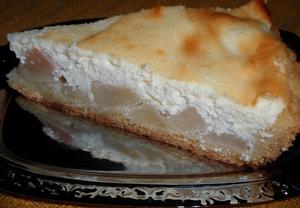 Jablečný (hruškový) koláč s mandlovým tvarohem