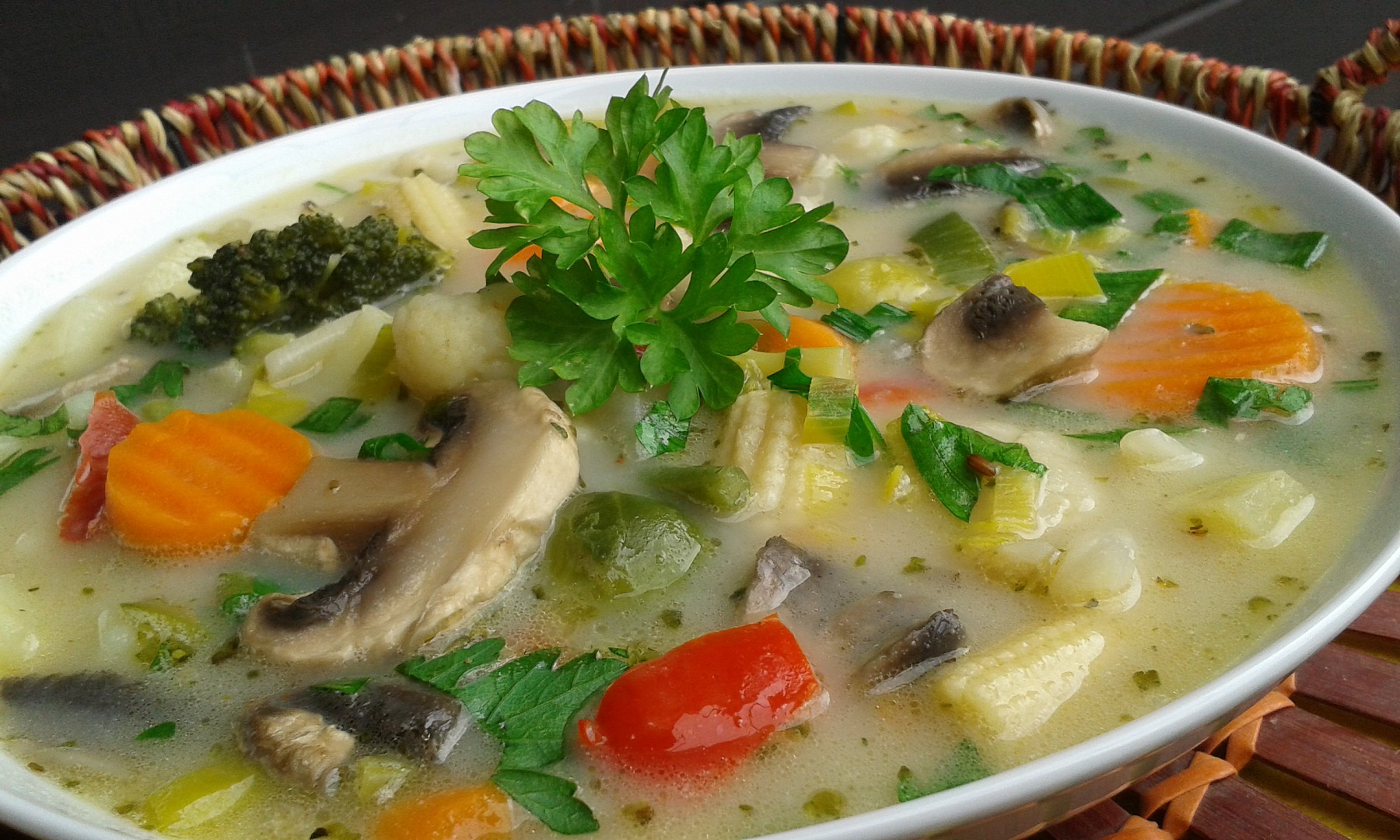 Zeleninovo-žampionová polévka recept
