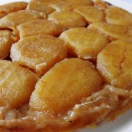 Rychlý jablkový koláč z listového těsta recept
