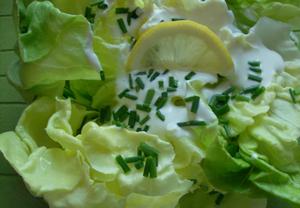 Hlávkový salát se smetanou