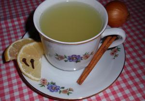 Cibulový čaj proti kašli a nachlazení