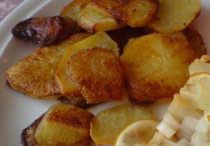 Opékané pikantní bramborové plátky