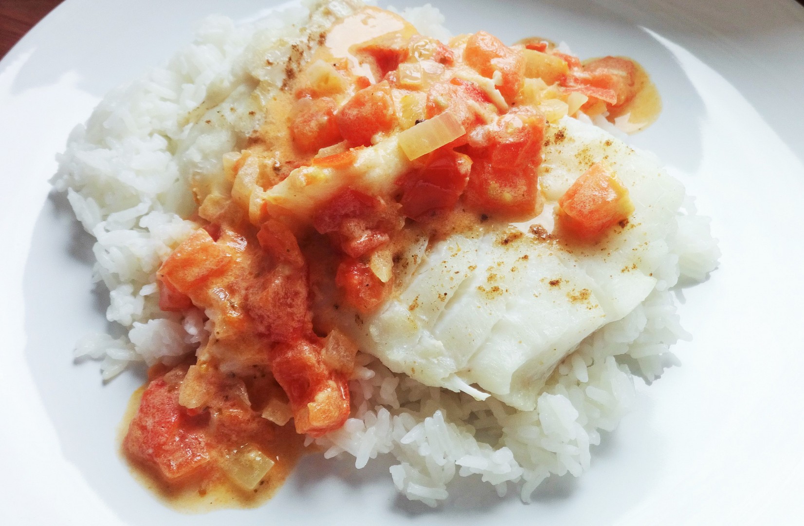 Treska s rajčatovou omáčkou a rýží recept