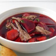 Hovězí polévka s červenou řepou recept