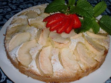 Rychlý piškotový koláč s jablky