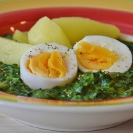 Špenát s vejci a bramborem recept
