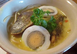 Barmská nudlová polévka (Ohn-no-kauk-swey) recept