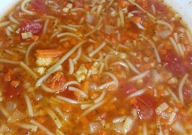 Sytá rajčatová polévka se zeleninou recept