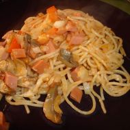 Zapékané špagety se salámem recept