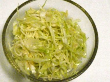 Salát-zelný s česnekem
