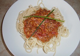Rajčatová omáčka s tuňákem na špagety recept