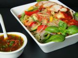 Asijský salát se skleněnými nudlemi recept