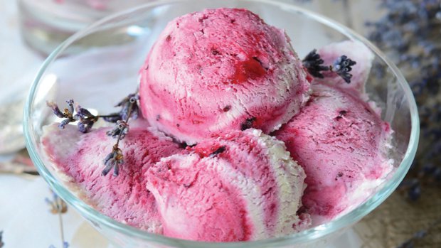 Malinovo-levandulová zmrzlina