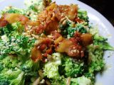 Salát ze syrové brokolice recept