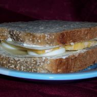 Sýrový sendvič s vejcem recept