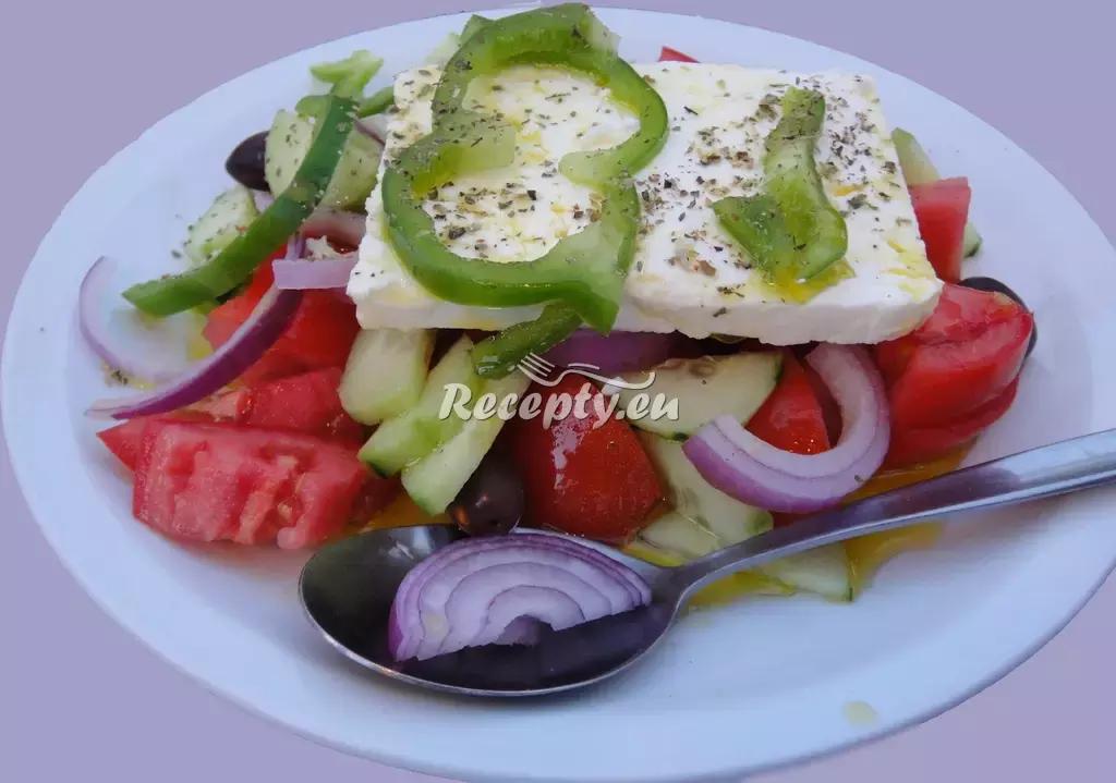 Řecký salát recept  saláty