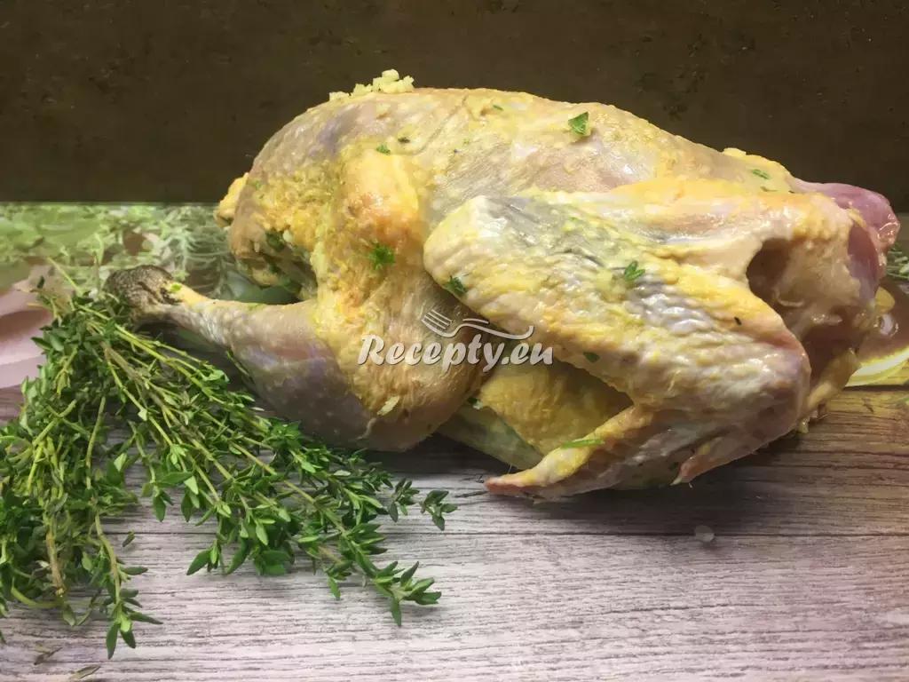 Pečené bio kuřátko na bylinkách recept  drůbeží maso