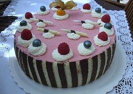 Pěnový dort z malin a bílé čokolády (malinová pěna & pěna z bílé ...