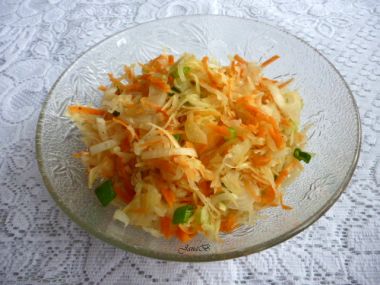 Mrkvový salát s kysaným zelím