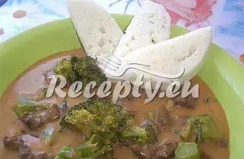 Hovězí guláš s brokolicí recept  recepty pro děti